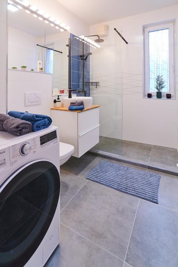 Feel Home Deluxe Corvin # Free Parking # Ac # Elevator Budapest Exterior foto