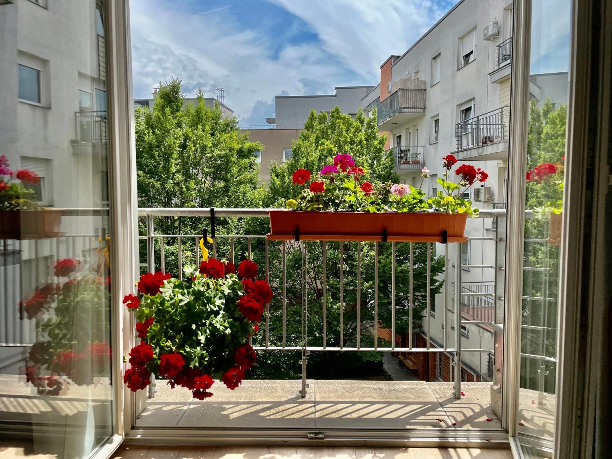 Feel Home Deluxe Corvin # Free Parking # Ac # Elevator Budapest Exterior foto