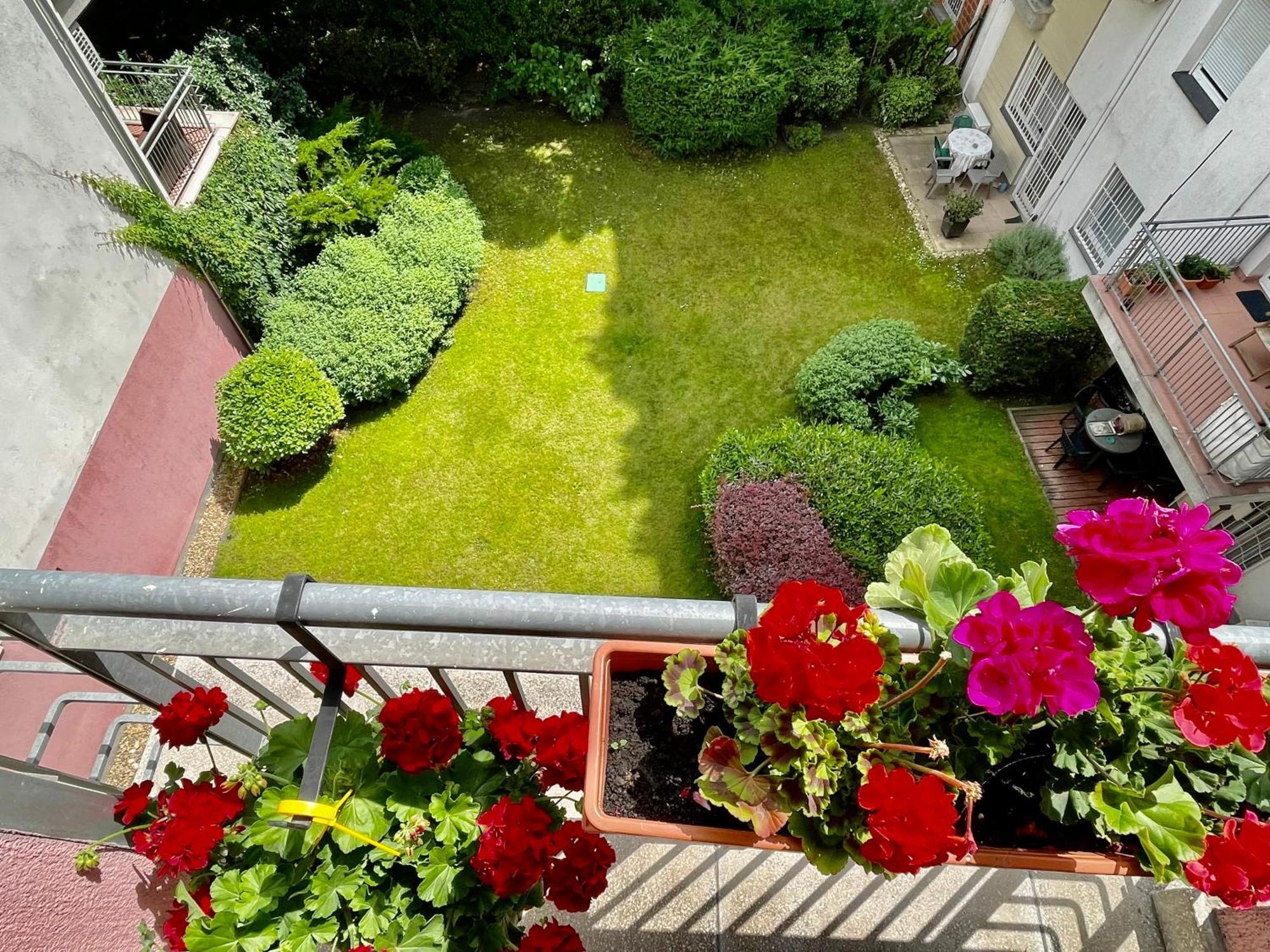Feel Home Deluxe Corvin # Free Parking # Ac # Elevator Budapest Exterior foto